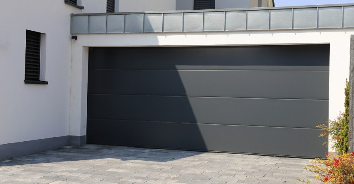 Votre nouvelle porte de garage avec Bati Menuiseries et Fermetures Lorenove à Melun